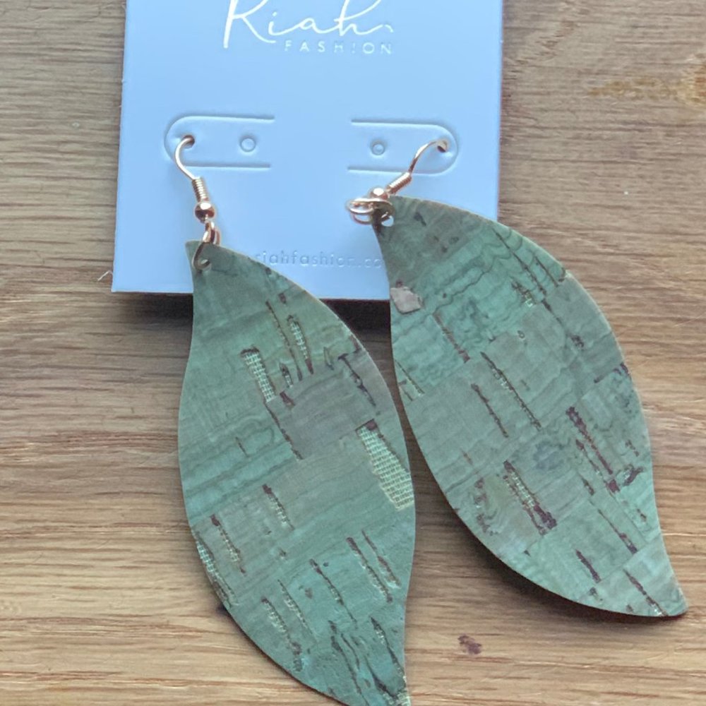 WAVE MARQUISE CORK DROP EARRINGS ~ GREEN
